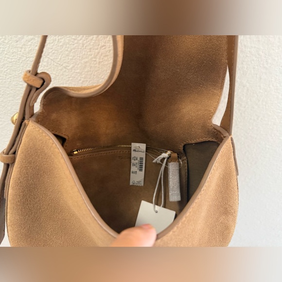 NWT Madewell The Dakota Suede Saddle Bag - Picture 5 of 6
